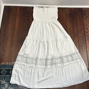 Chic Strapless White Dress